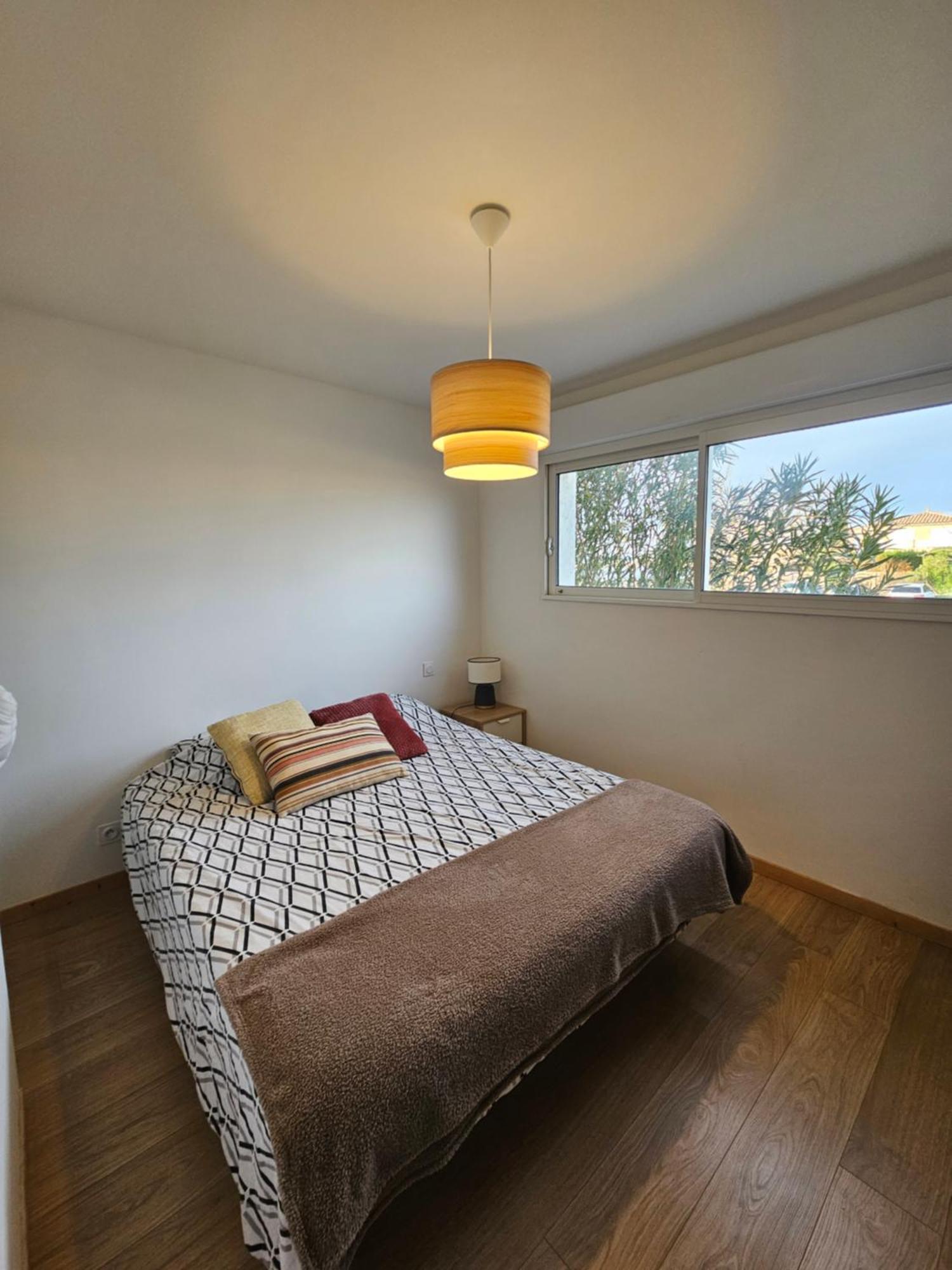 Appartement neuf 6 couchages 50 metres de la plage Gruissan Extérieur photo